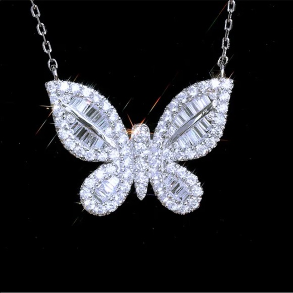 New Gorgeous Butterfly 925 Silver Diamond Necklace Pendant Women - Picture 7 of 7